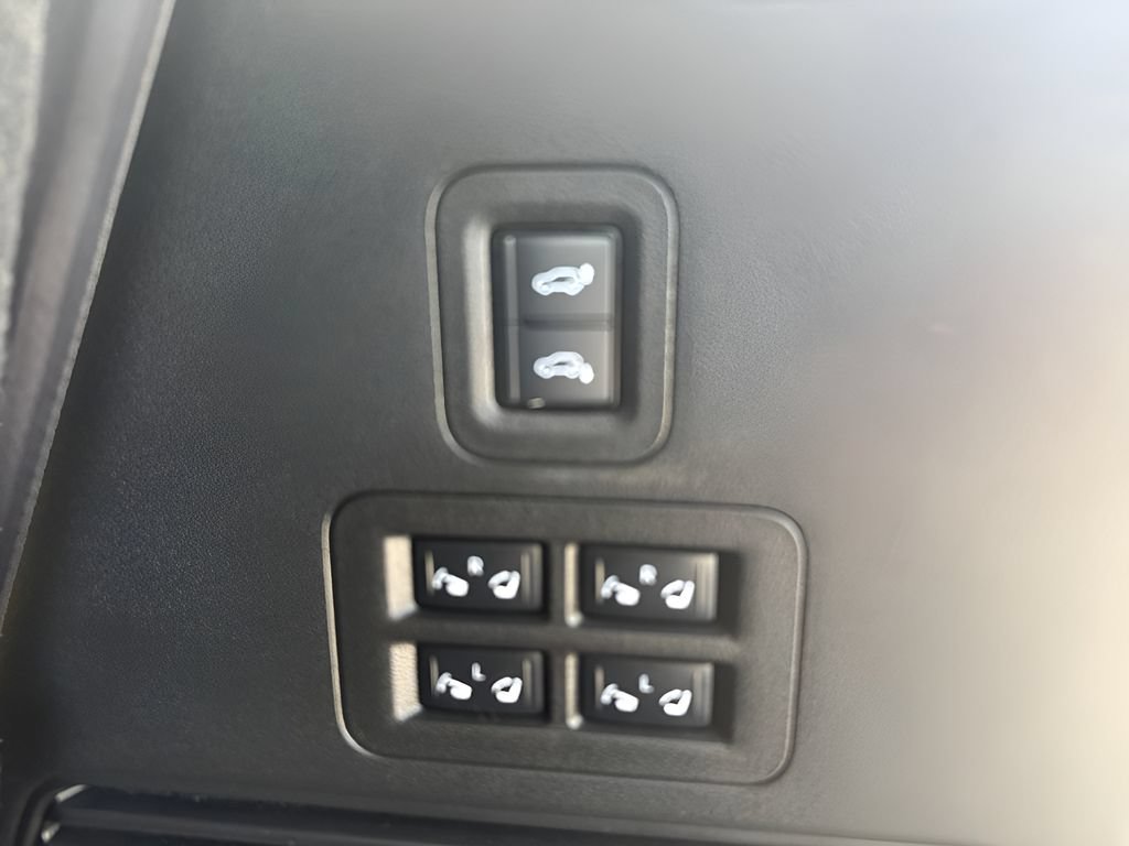 Used 2025 INFINITI QX80 Sensory AWD/4WD image 13