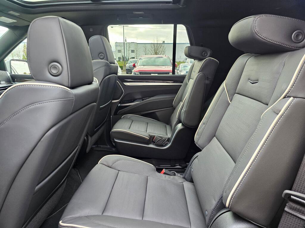 New 2026 Cadillac Escalade Luxury image 10