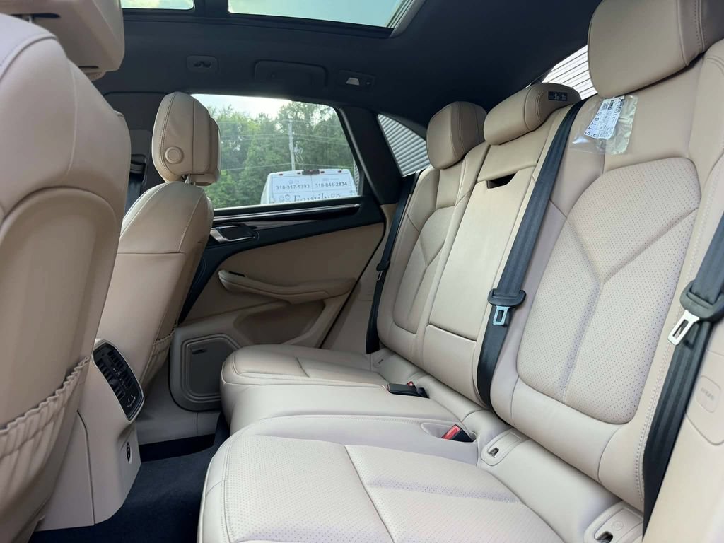 New 2026 Porsche Macan AWD/4WD image 19