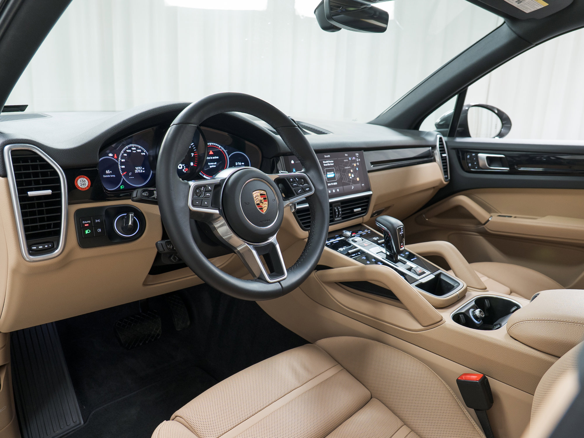 Certified 2023 Porsche Cayenne image 4