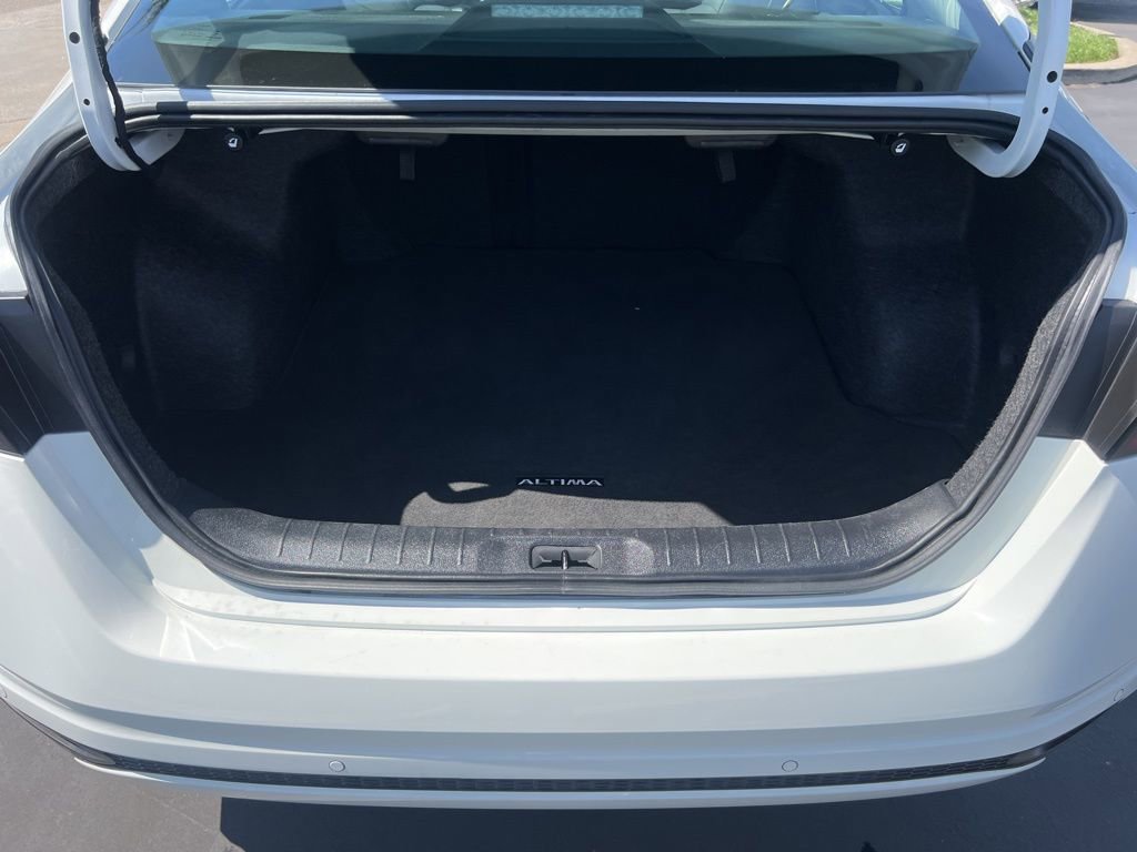 Used 2025 Nissan Altima 2.5 SV FWD image 33