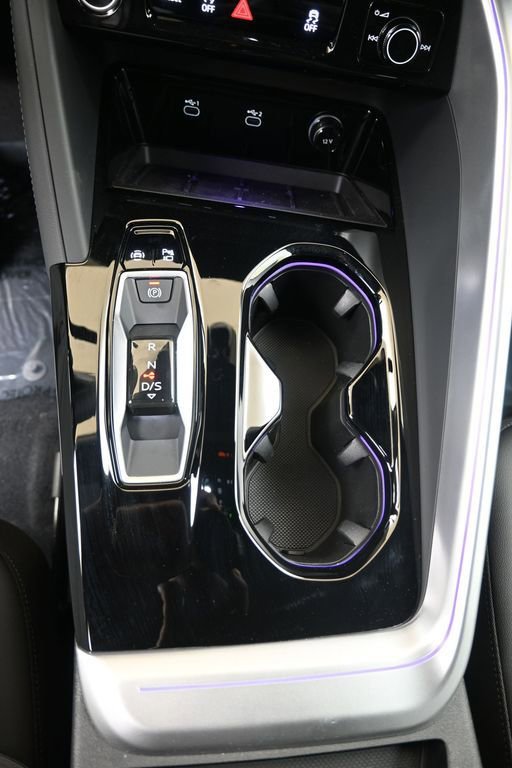 Used 2025 Audi Q5 Premium w/ Convenience Package image 32