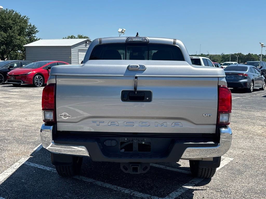 Used 2018 Toyota Tacoma SR5 RWD image 5