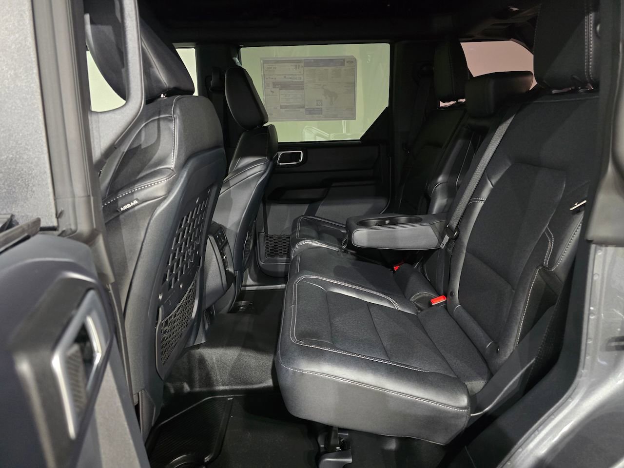 New 2025 Ford Bronco Badlands w/ Sasquatch Package AWD/4WD image 32