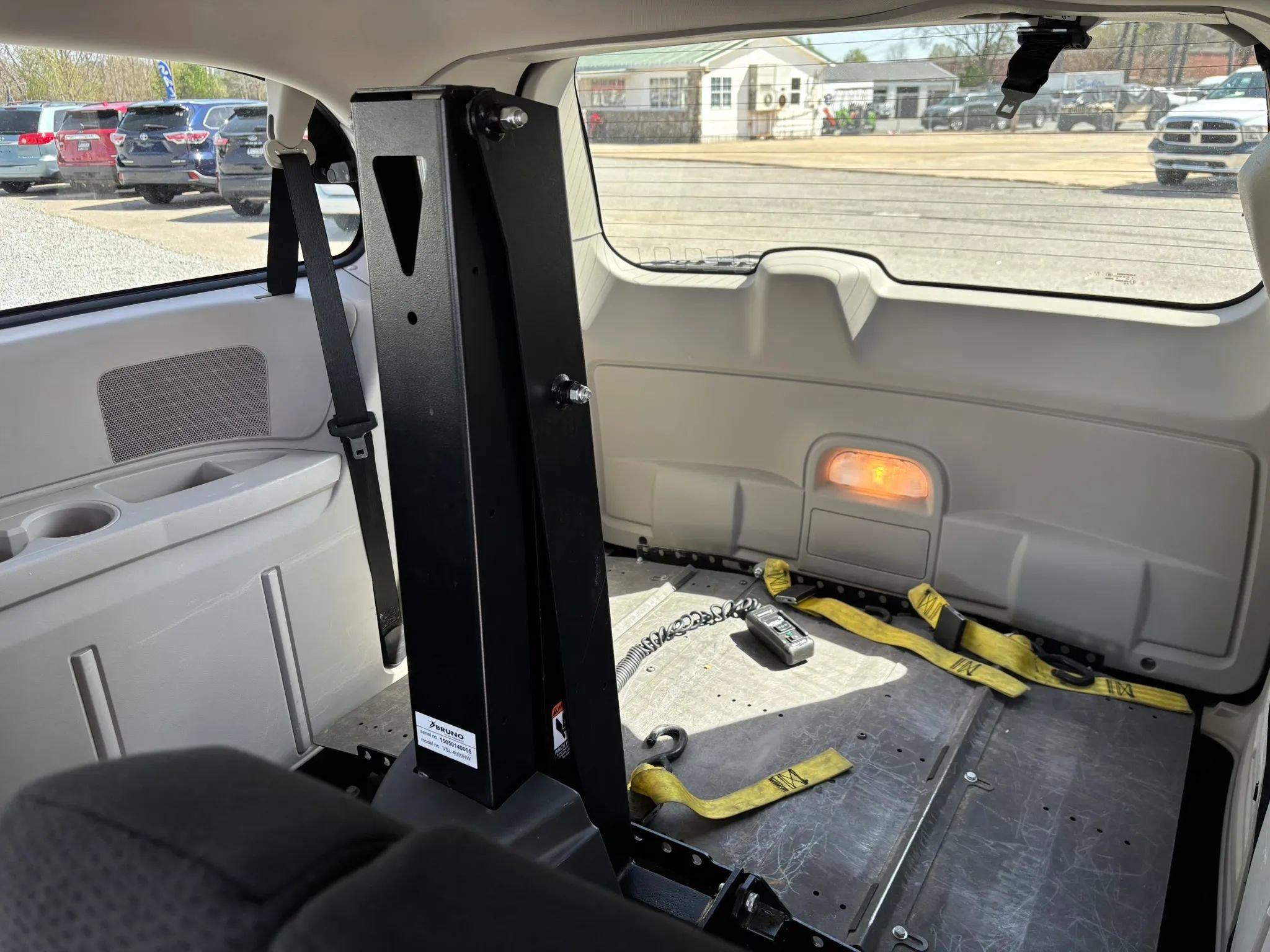 Used 2012 Dodge Grand Caravan SXT image 14