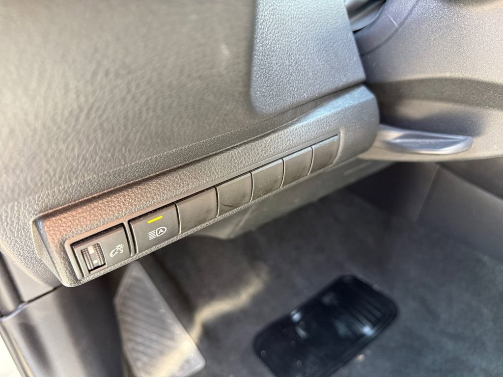 Used 2024 Toyota Corolla LE FWD image 28