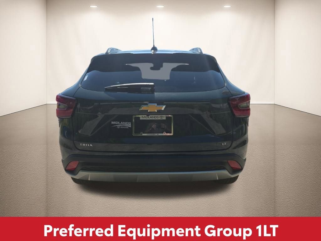 Used 2025 Chevrolet Trax LT FWD image 5