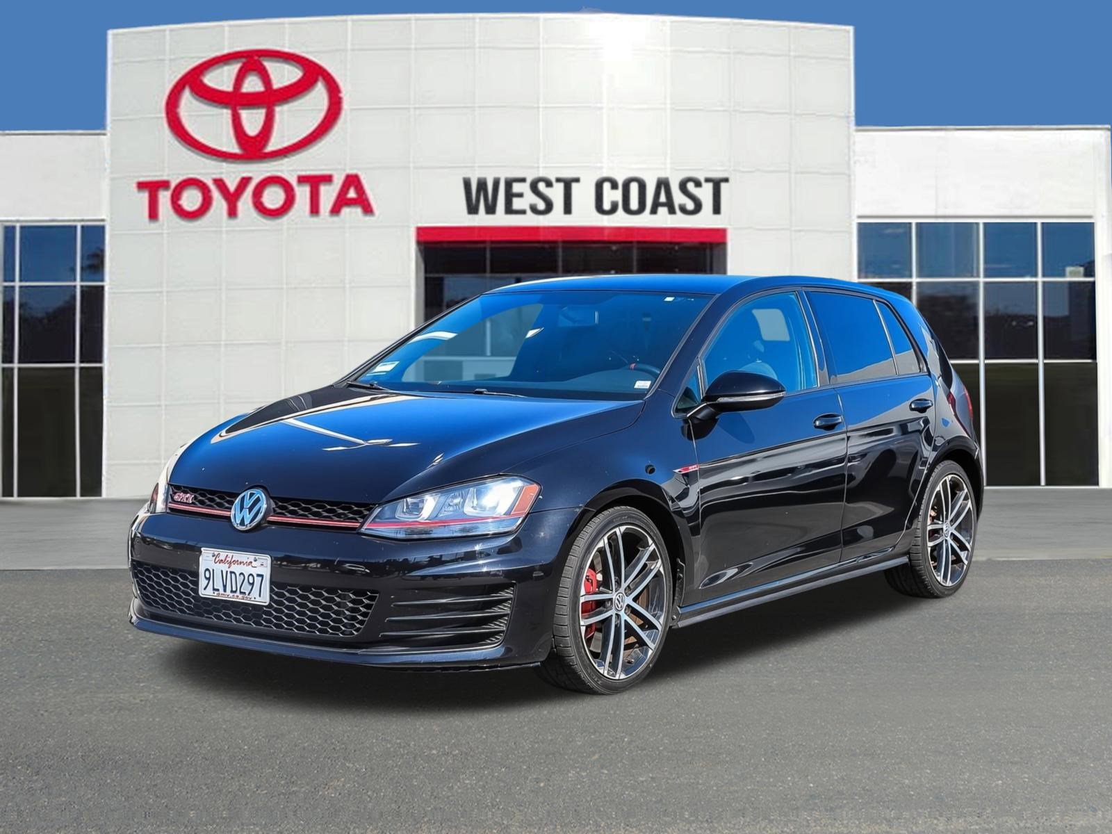 Used 2017 Volkswagen GTI S image 1