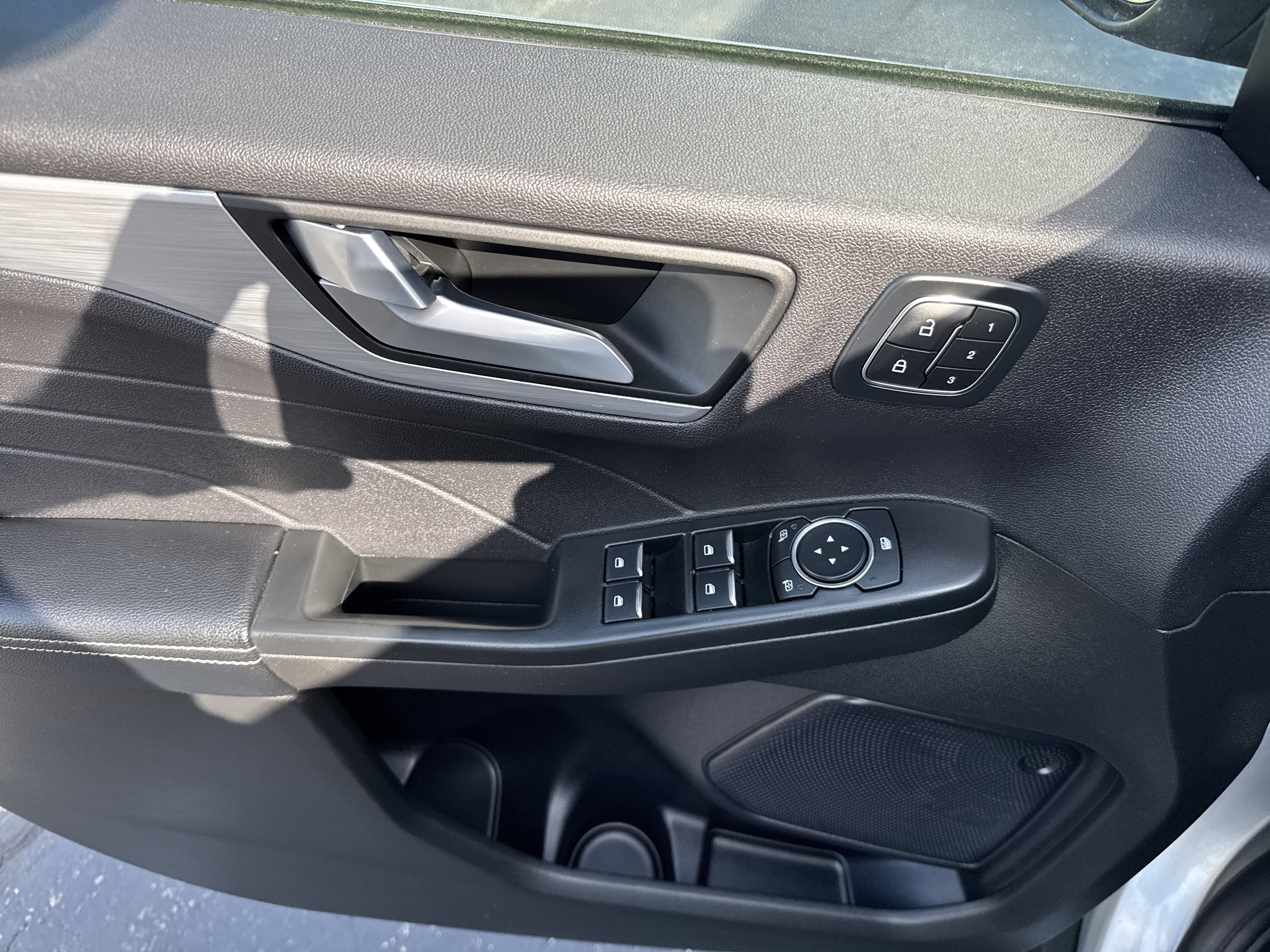 Used 2024 Ford Escape Platinum image 33