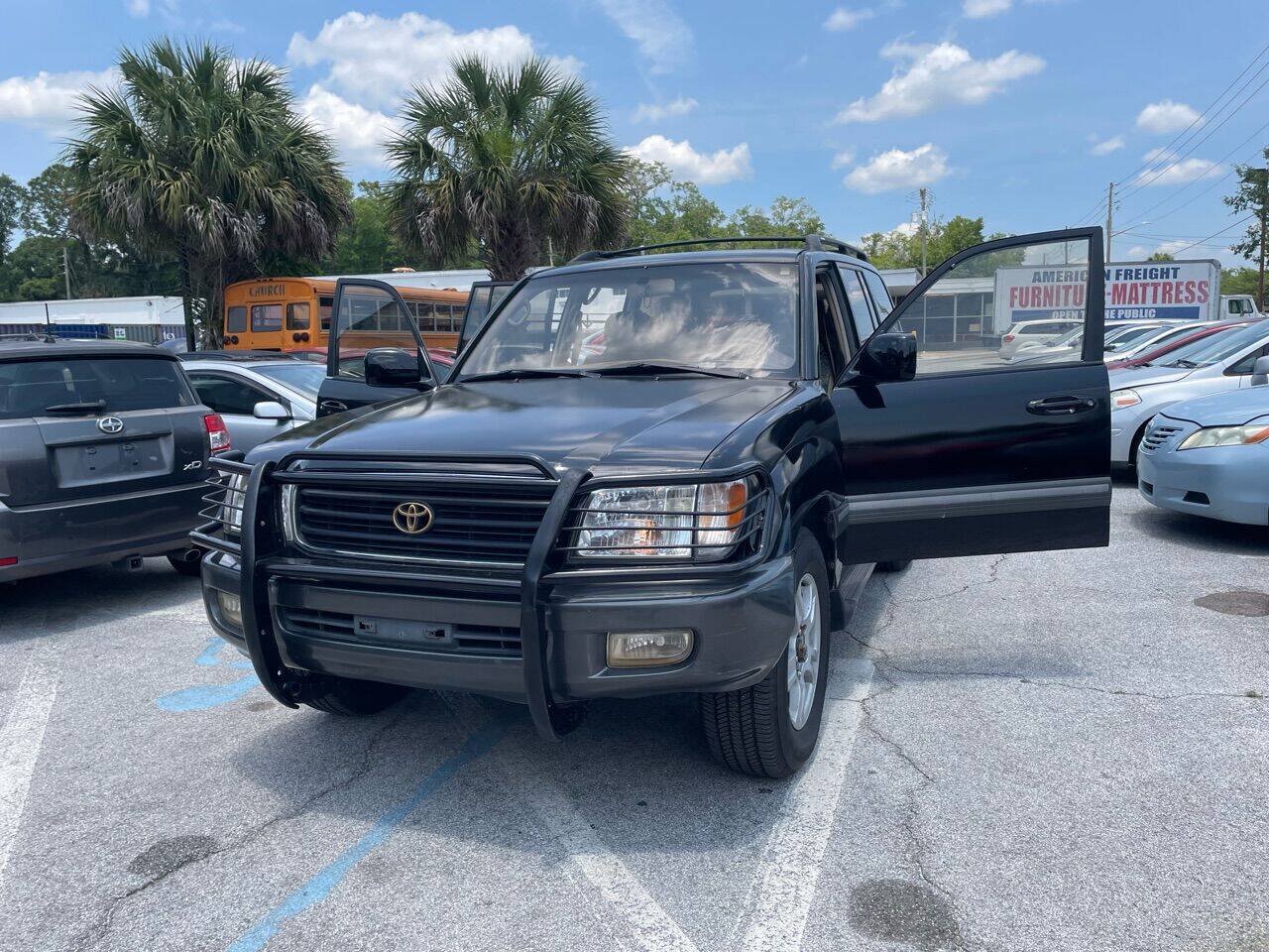 Used 1998 Toyota Land Cruiser w/ Leather Trim Pkg AWD/4WD image 5