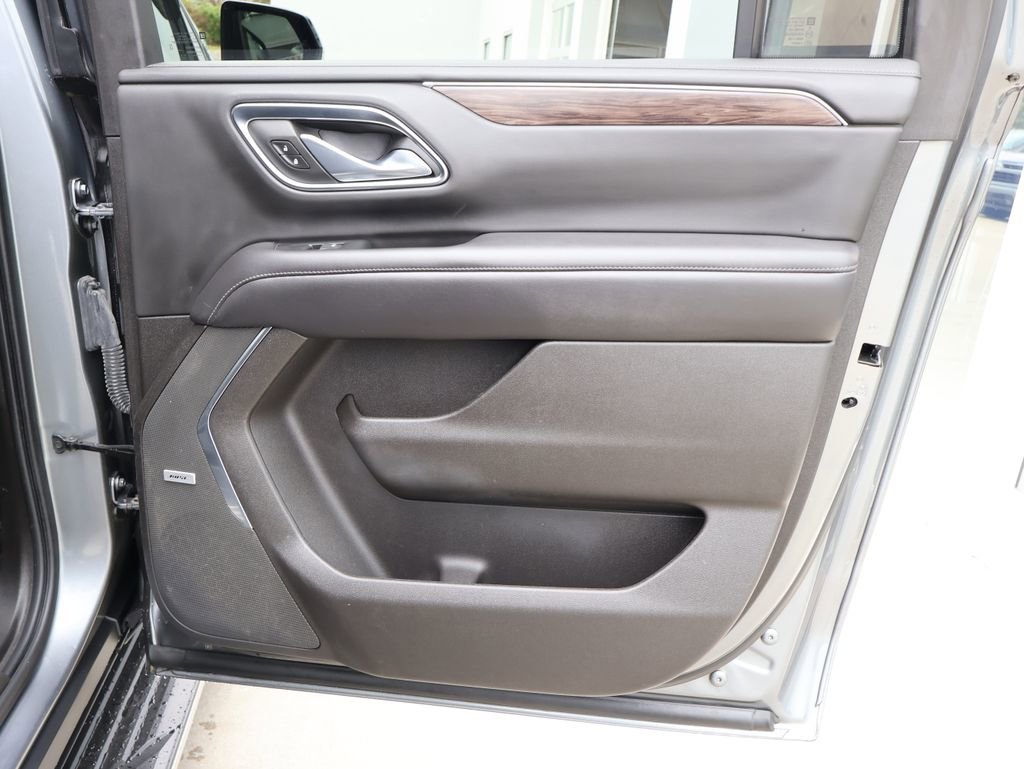 Used 2021 Chevrolet Suburban LT AWD/4WD image 35