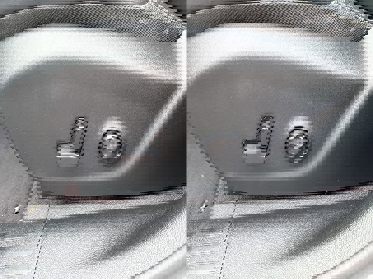 Used 2017 Jeep Cherokee Limited image 22