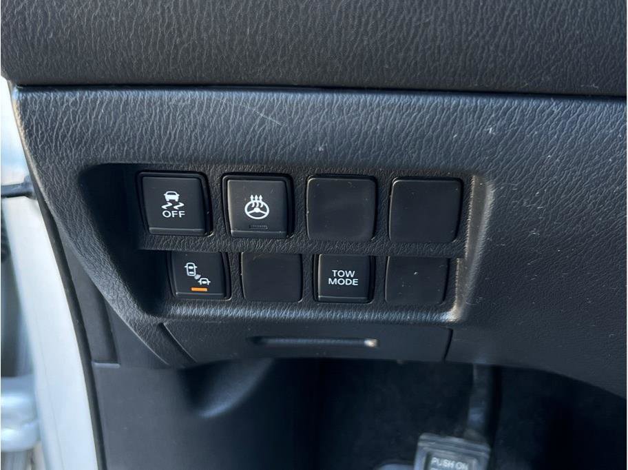 Used 2019 Nissan Pathfinder SV w/ SV Tech Package AWD/4WD image 17