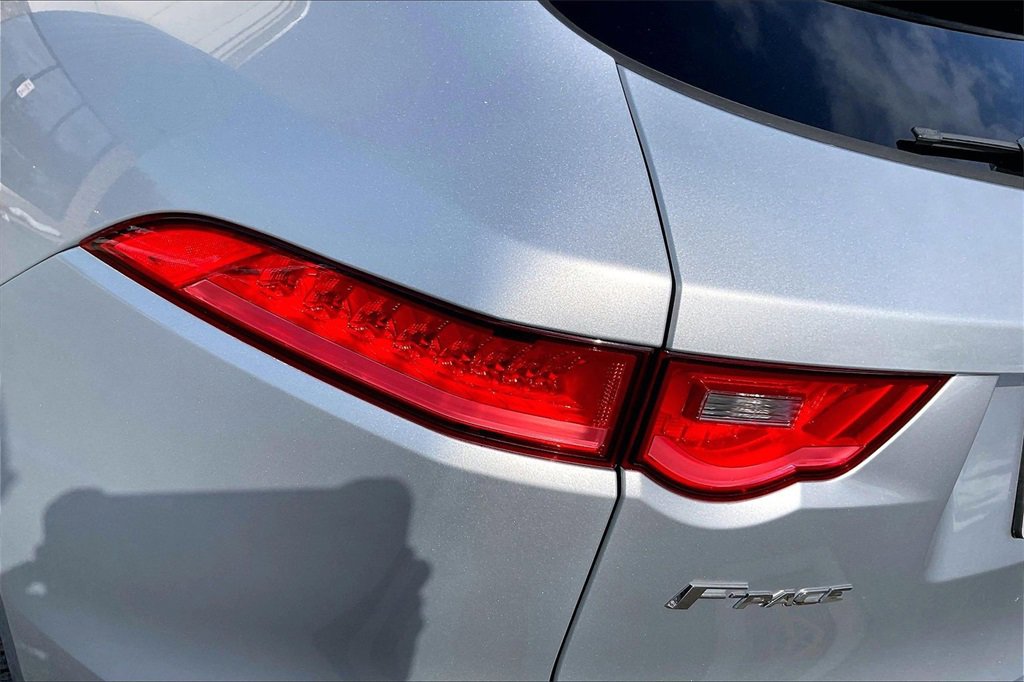 Used 2017 Jaguar F-PACE Prestige image 23