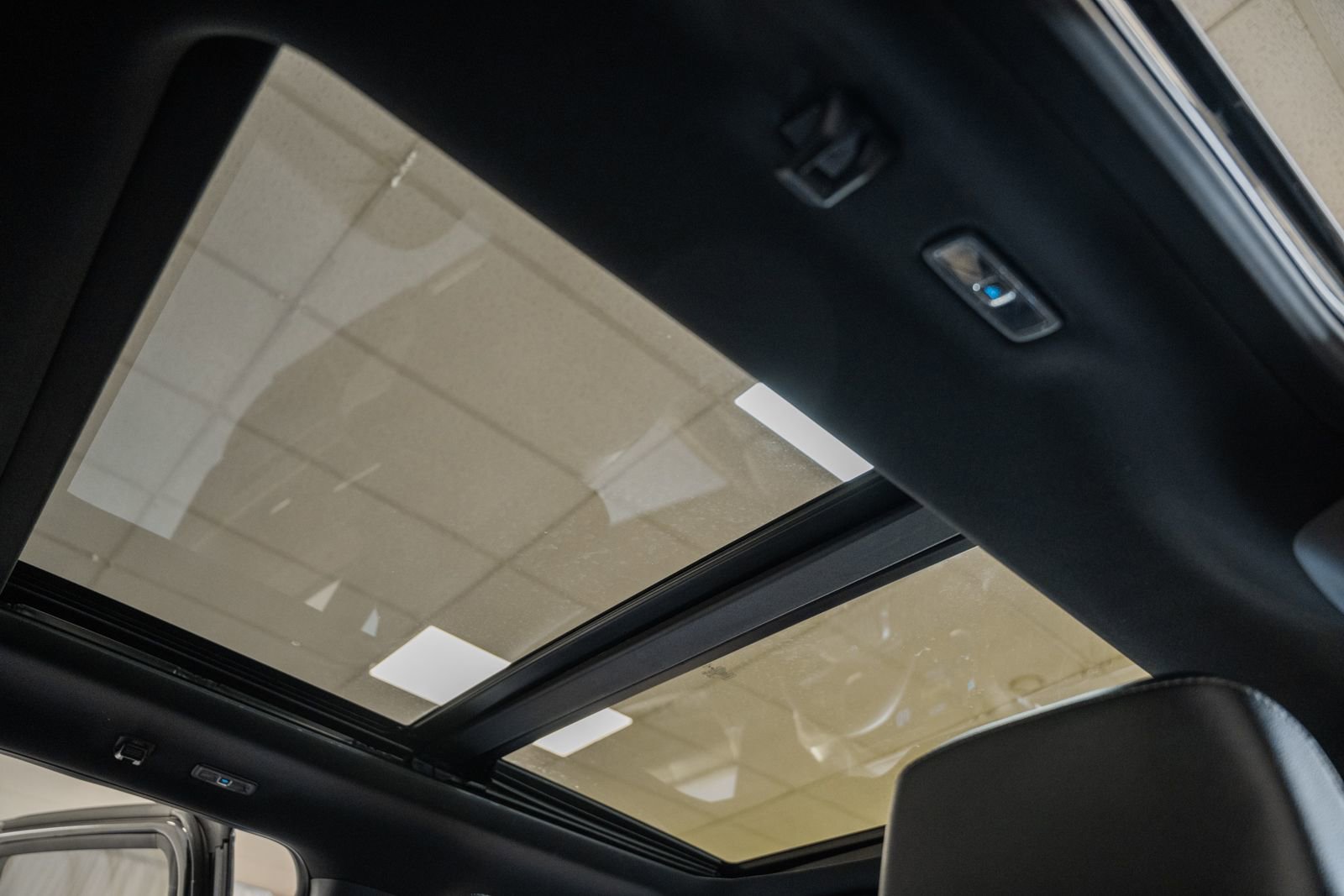 Certified 2023 Ford F150 Lariat w/ Equipment Group 502A High image 36