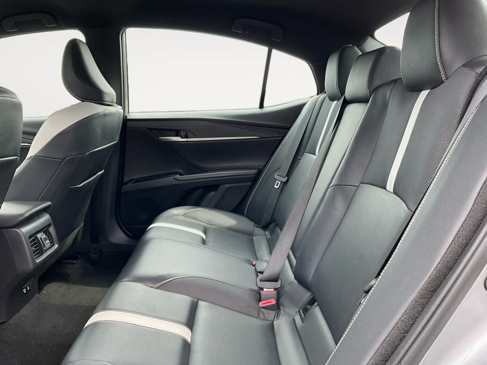 Used 2025 Toyota Camry SE FWD image 13