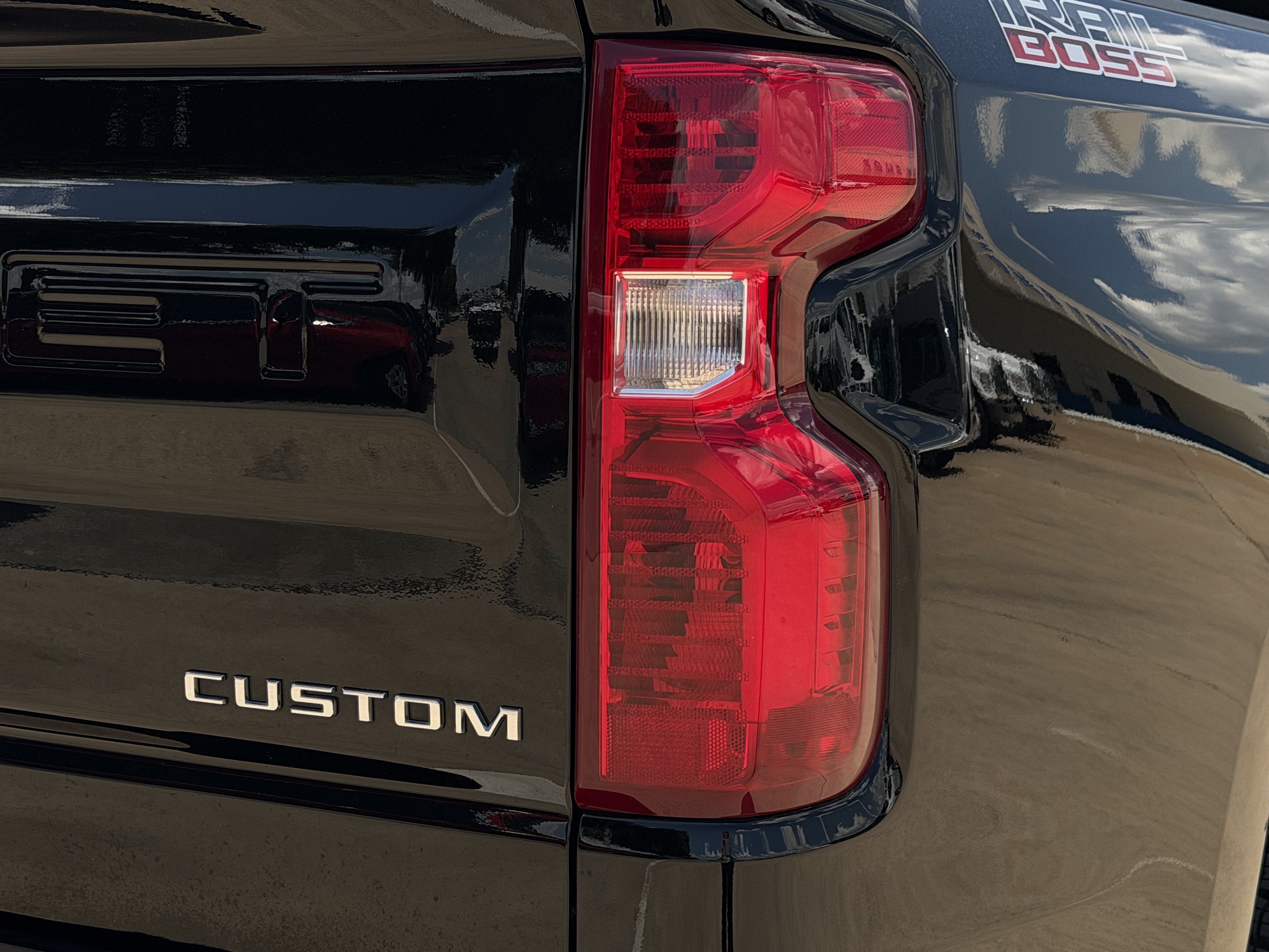 Used 2026 Chevrolet Silverado 1500 Custom Trail Boss AWD/4WD image 15