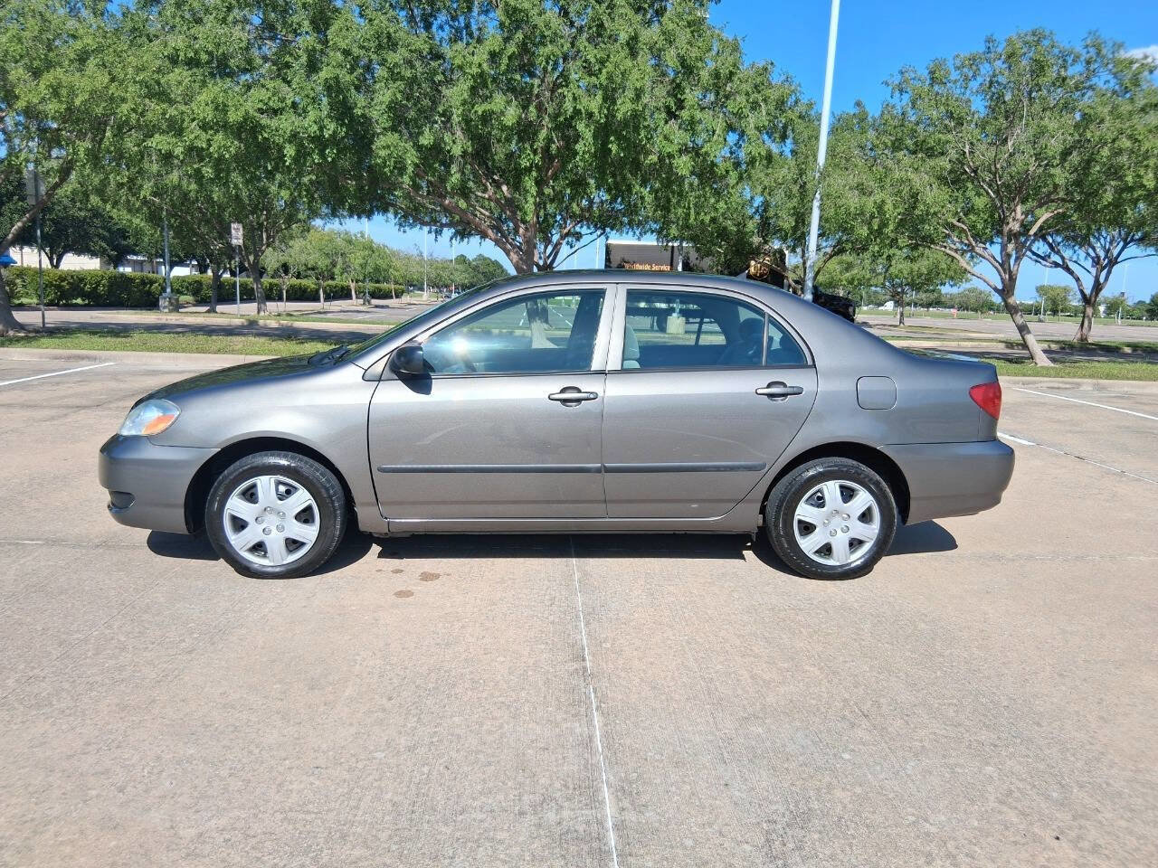 Used 2006 Toyota Corolla CE FWD image 3