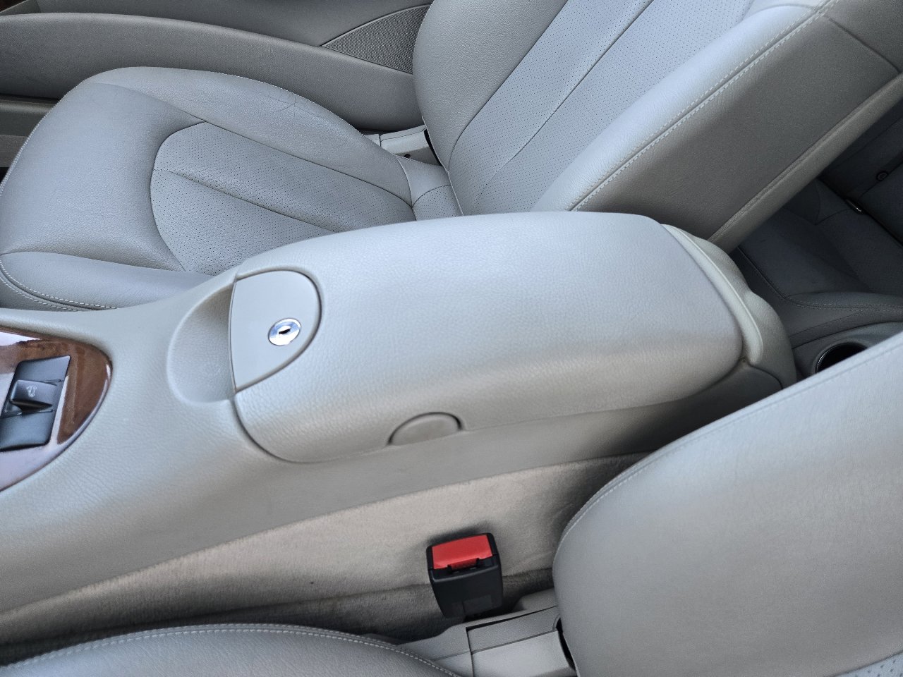 Used 2005 Mercedes-Benz CLK 500 Cabriolet image 29