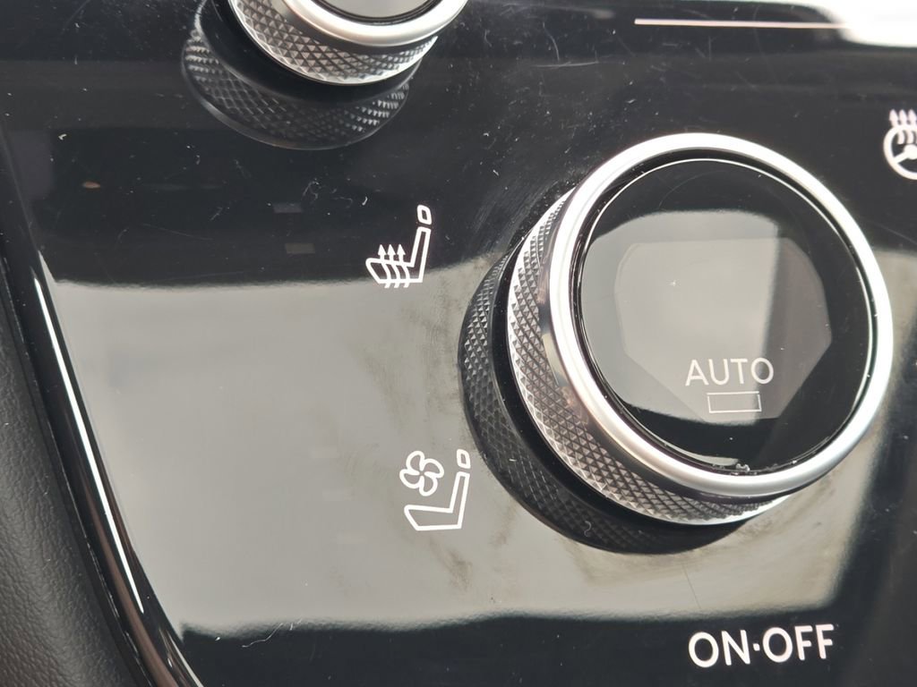 Certified 2025 INFINITI QX60 Luxe w/ Cargo Package AWD/4WD image 9