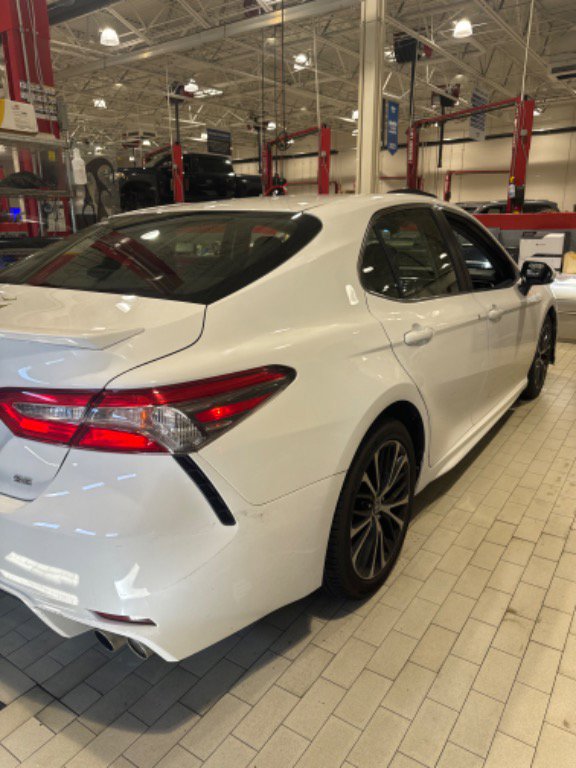 Used 2018 Toyota Camry SE image 6
