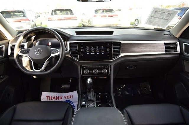Used 2023 Volkswagen Atlas SE image 7