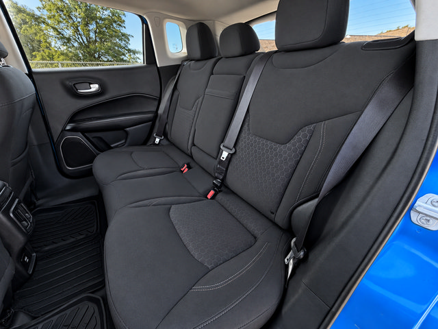 Used 2018 Jeep Compass Sport FWD image 31