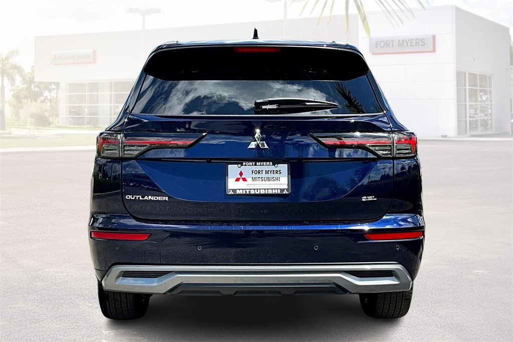 New 2025 Mitsubishi Outlander SEL image 4