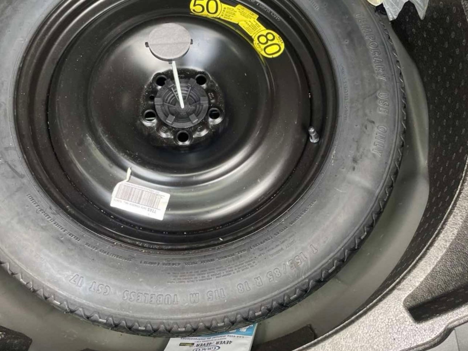 Used 2018 Land Rover Discovery Sport SE image 10