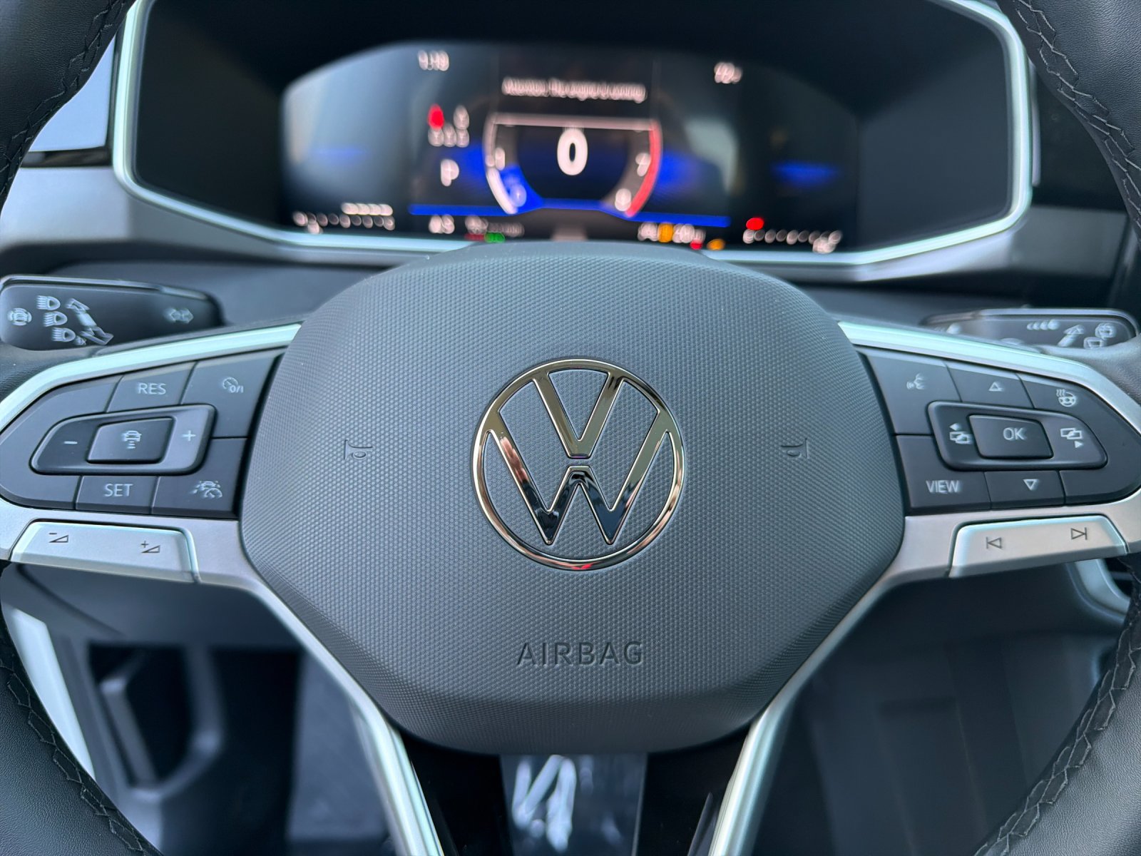 New 2027 Volkswagen Taos SE FWD image 23