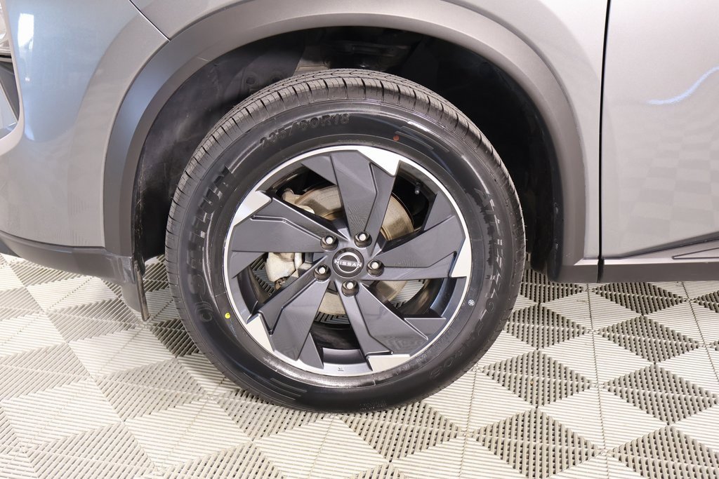 Used 2024 Nissan Rogue SV image 16