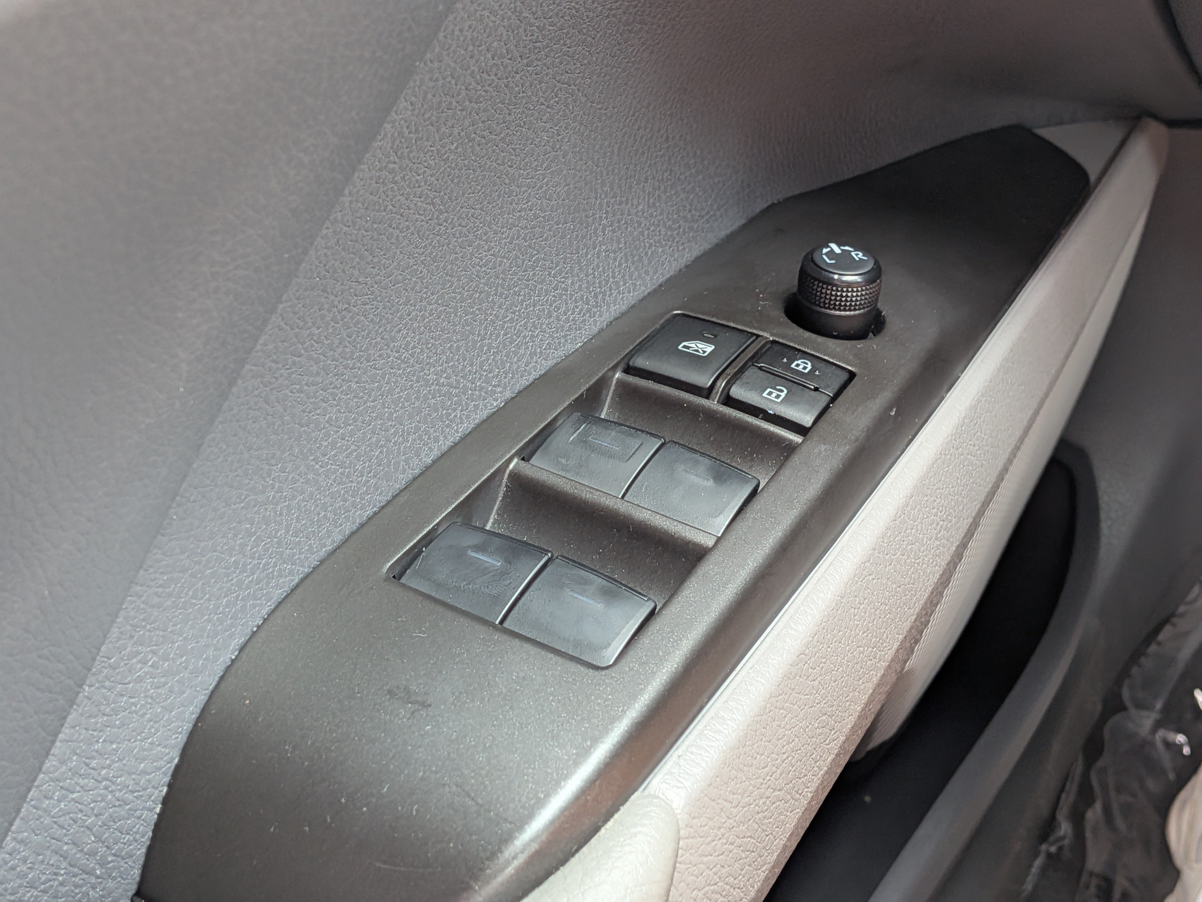 Used 2024 Toyota Camry LE FWD image 20