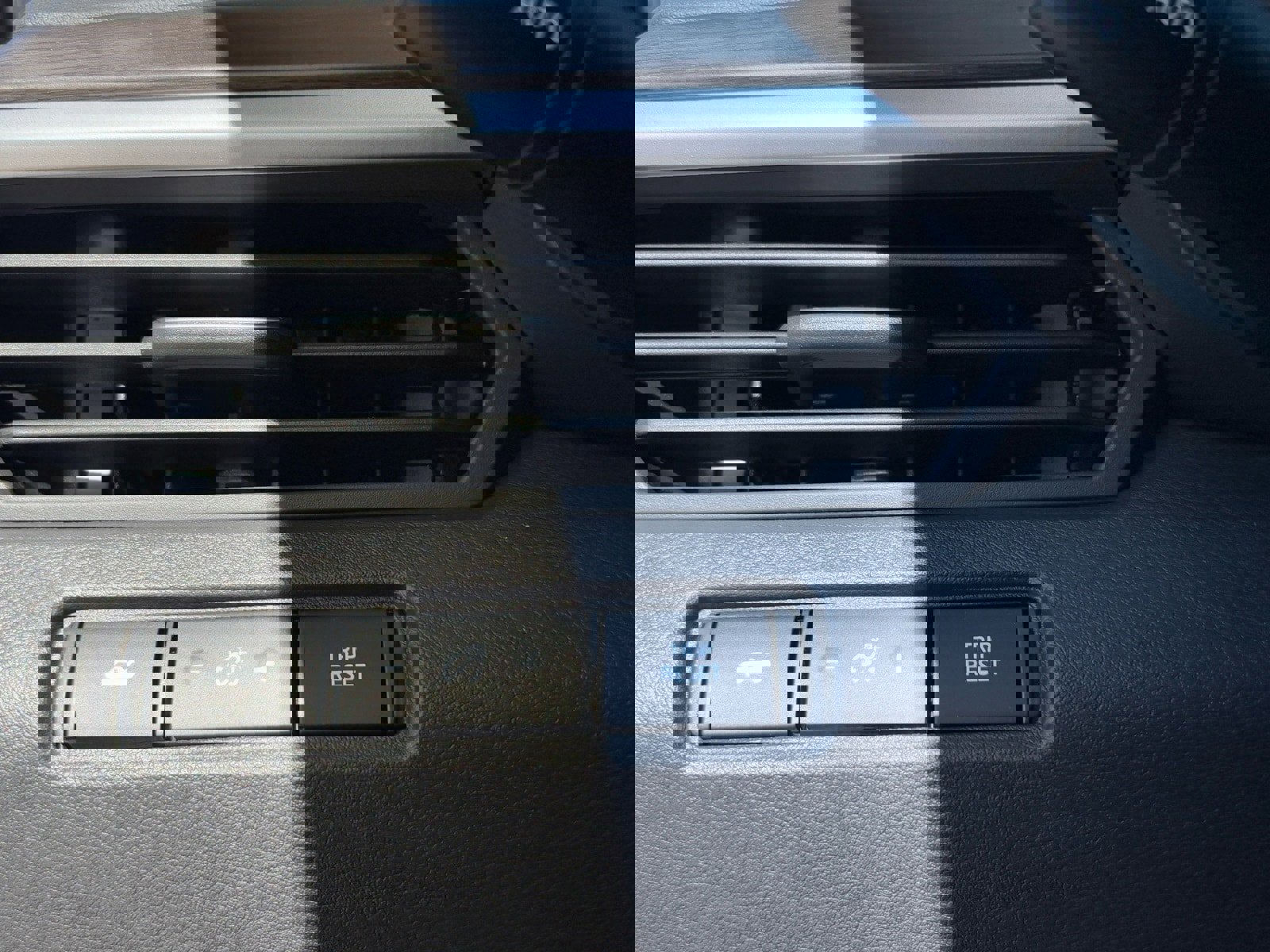 New 2025 Nissan Altima 2.5 SV w/ SV Special Edition Package image 28