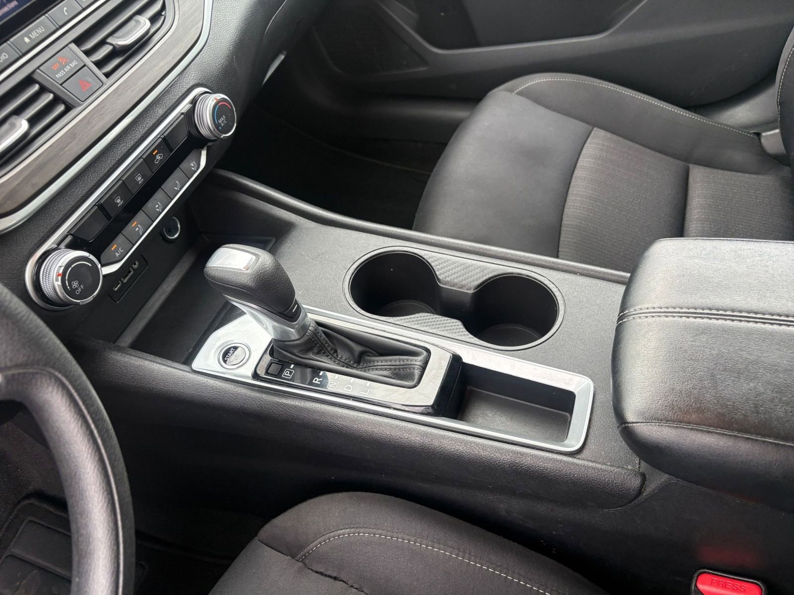 Used 2025 Nissan Altima 2.5 SV FWD image 41