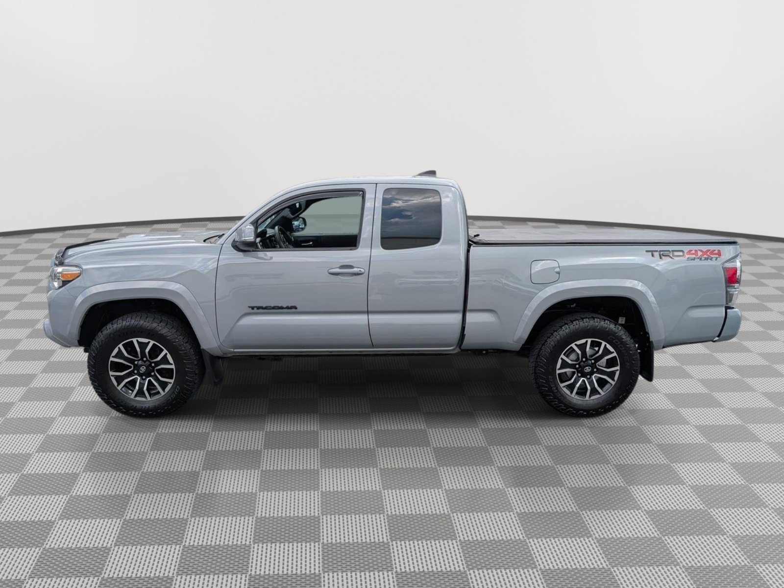 Used 2021 Toyota Tacoma TRD Sport w/ Technology Package AWD/4WD image 2