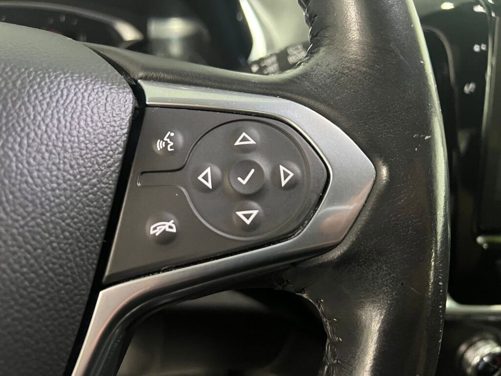 Used 2020 Chevrolet Traverse LT image 13