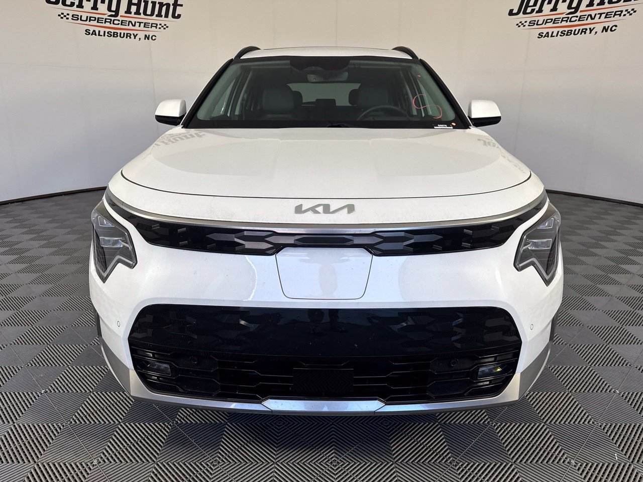 Used 2023 Kia Niro Wave w/ Wave Preserve Package FWD image 4