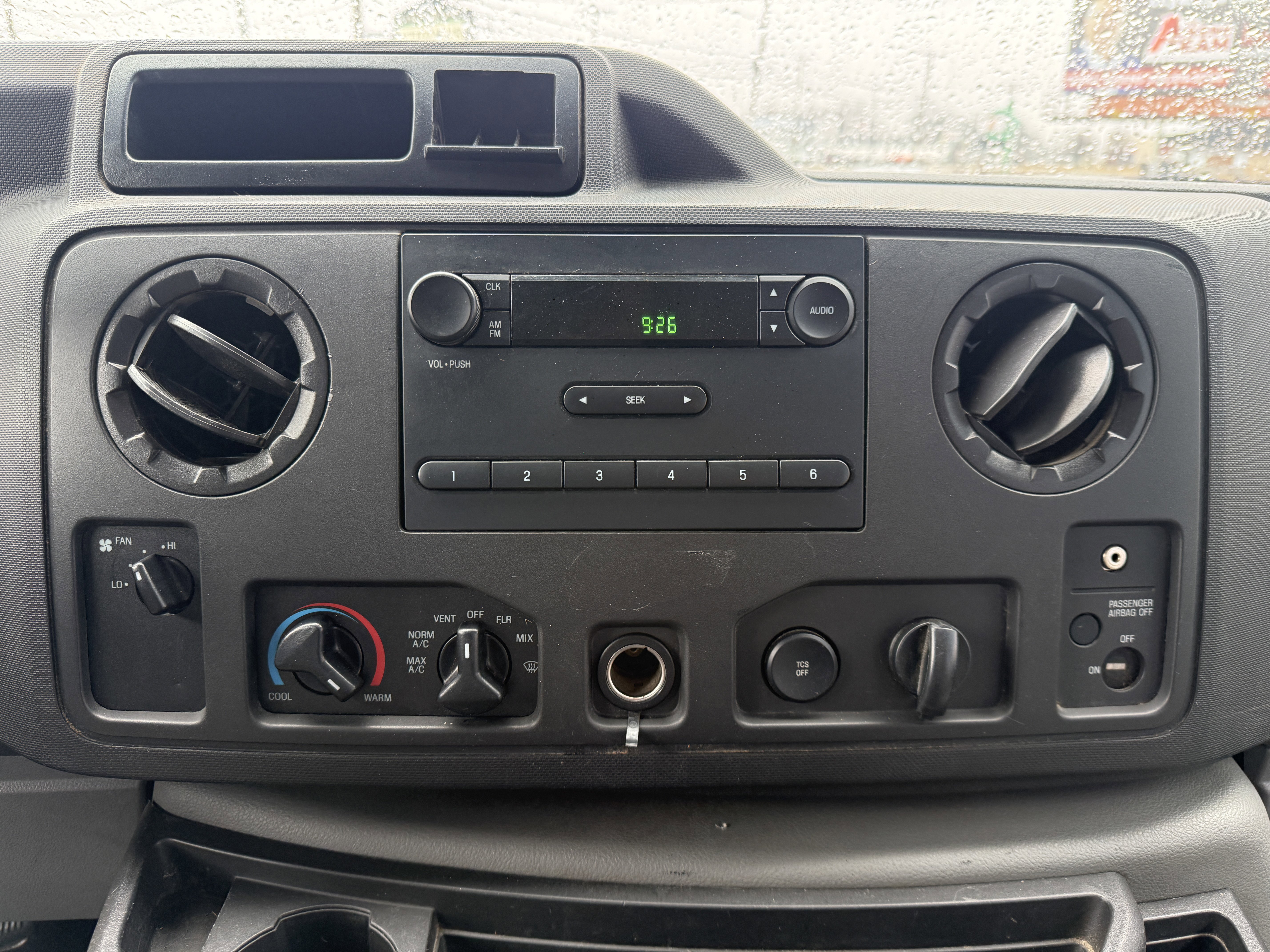 Used 2014 Ford E-250 and Econoline 250 w/ Power Group image 22