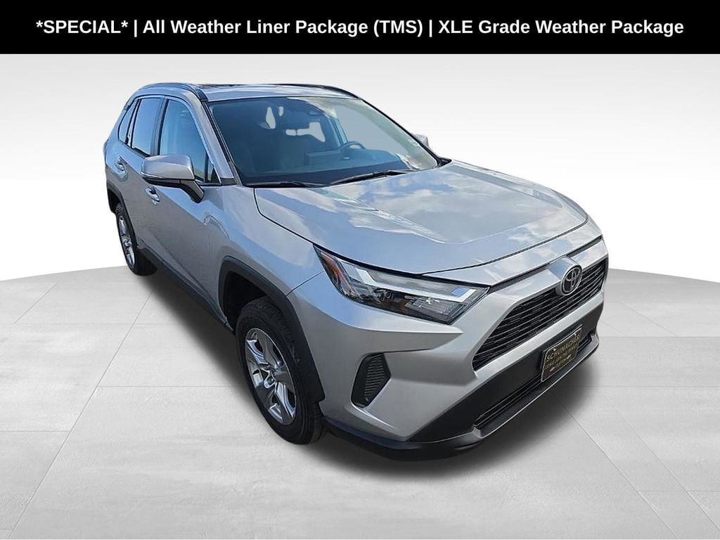 Used 2022 Toyota RAV4 XLE w/ Convenience Package AWD/4WD image 1