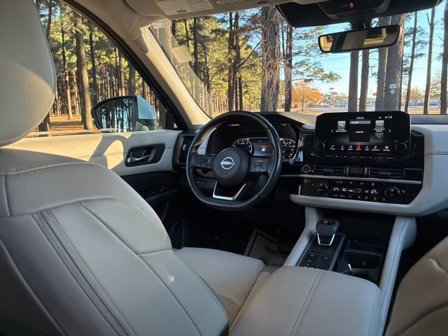 Used 2023 Nissan Pathfinder SL image 25