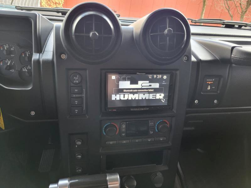 Used 2005 HUMMER H2 SUT w/ Preferred Equipment Group AWD/4WD image 33