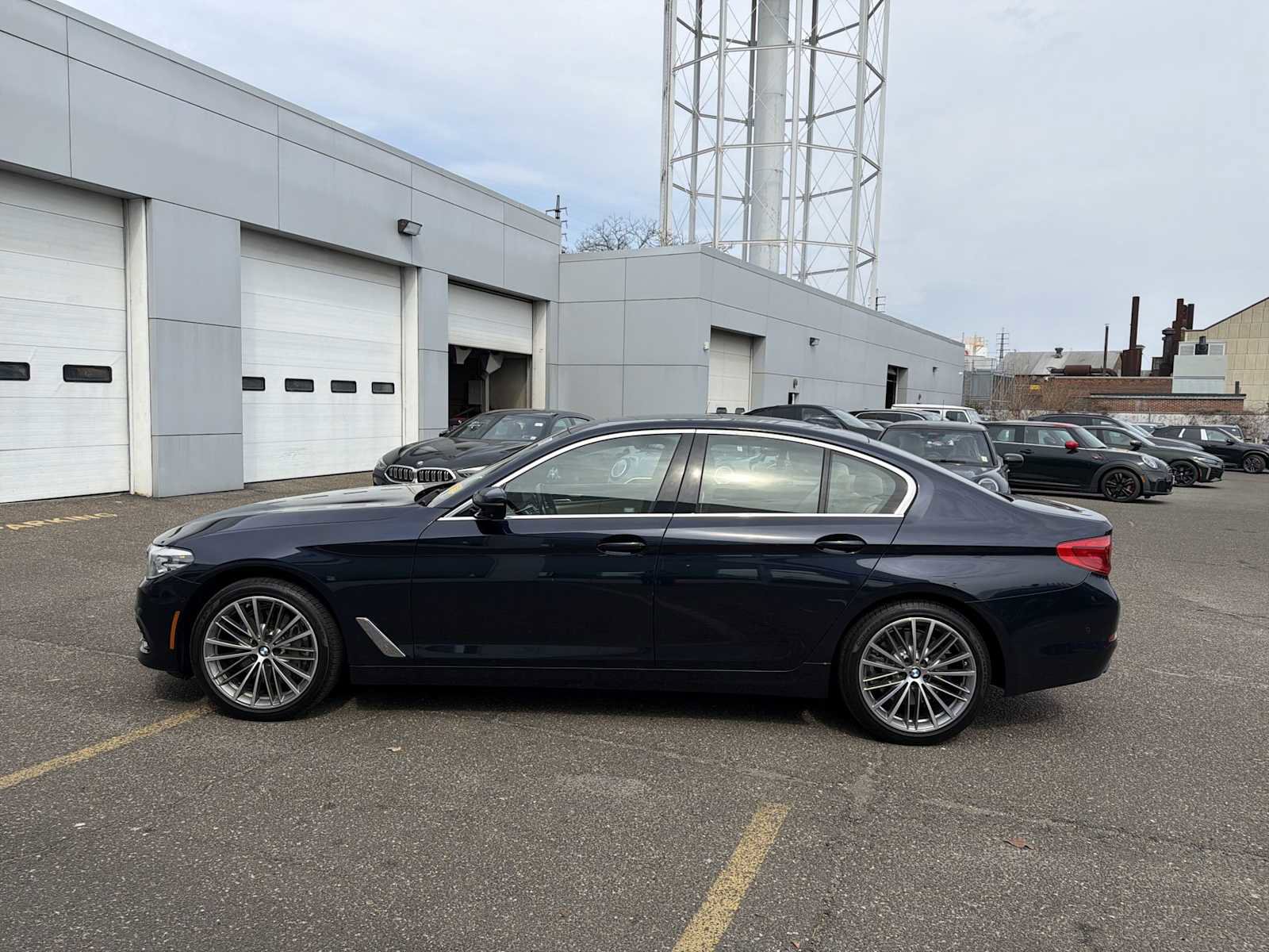 Used 2020 BMW 540i xDrive w/ Premium Package image 4