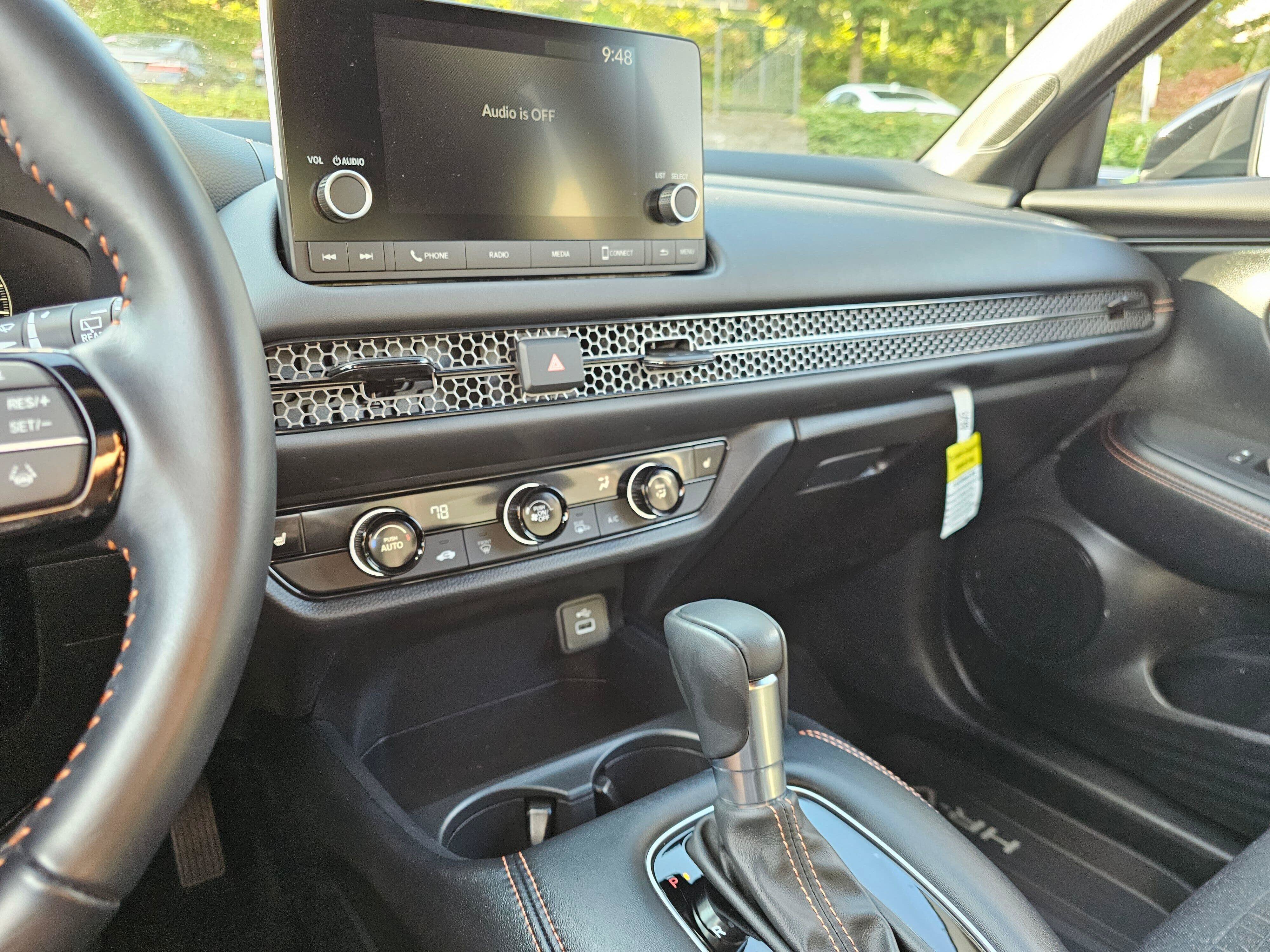 Certified 2025 Honda HR-V Sport image 32