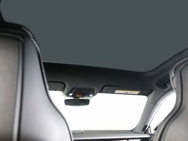 Certified 2025 Porsche Taycan AWD/4WD image 28