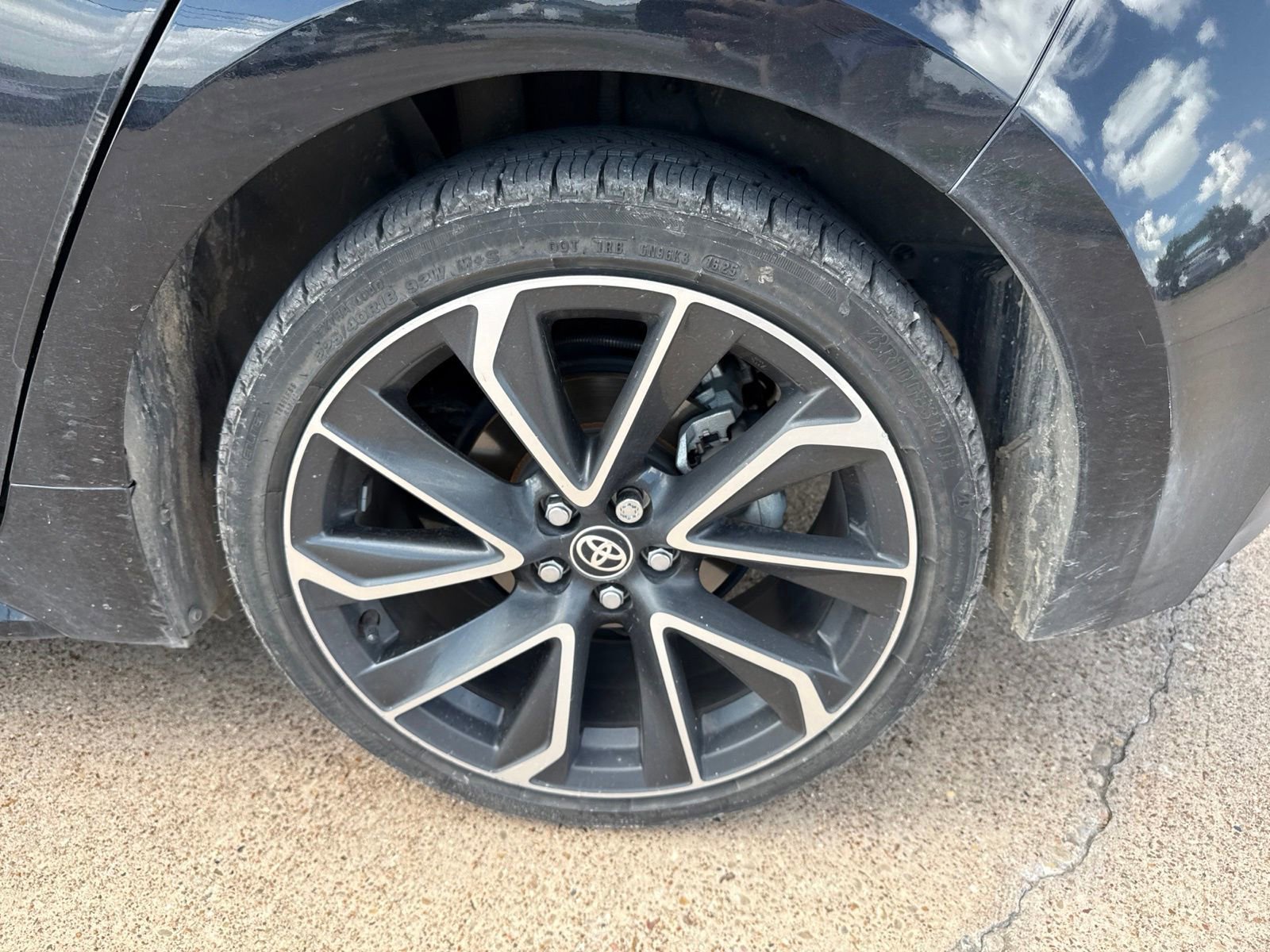 Used 2021 Toyota Corolla XSE FWD image 11