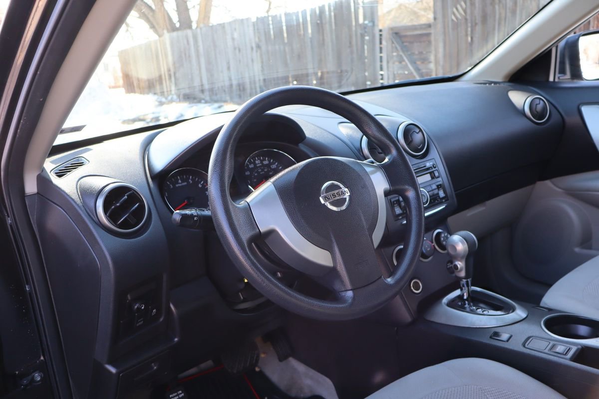 Used 2014 Nissan Rogue S image 15