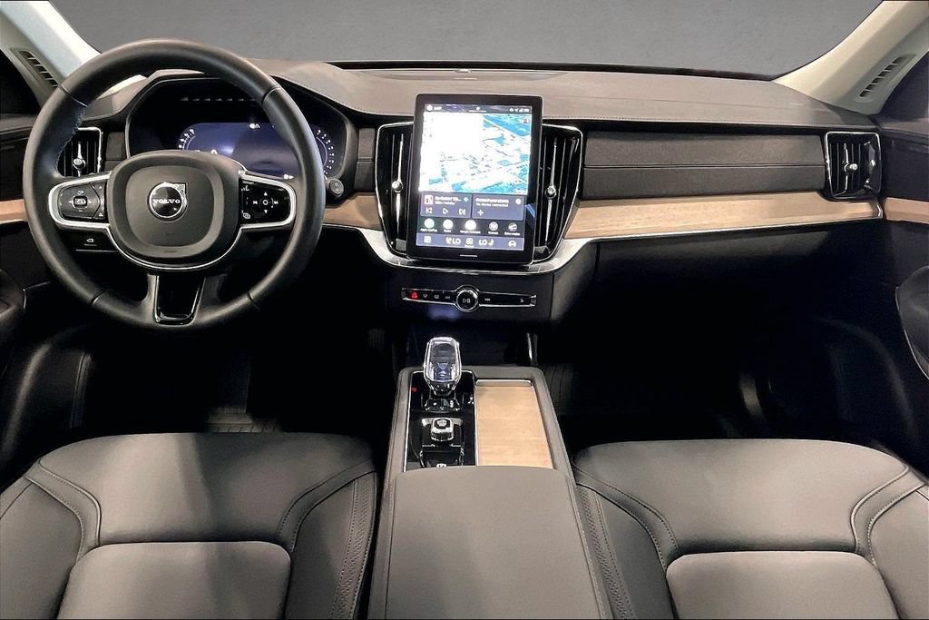 Used 2026 Volvo XC90 B6 Plus w/ Protection Package AWD/4WD image 8