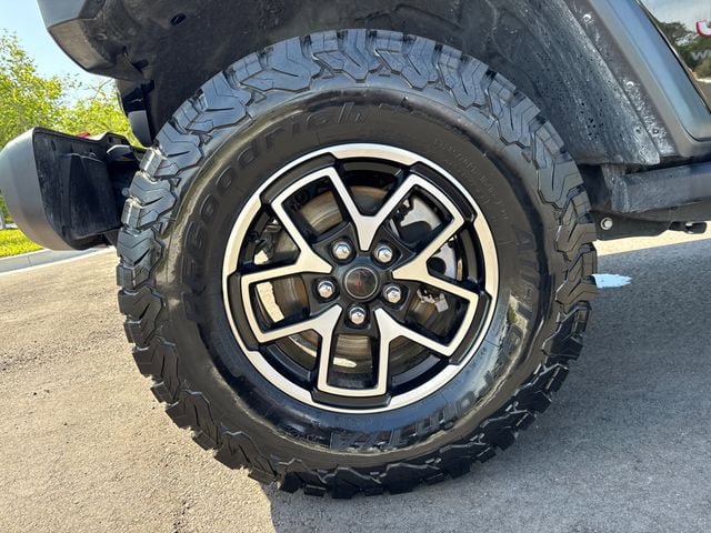 Used 2025 Jeep Wrangler Unlimited Rubicon w/ Convenience Group AWD/4WD image 13