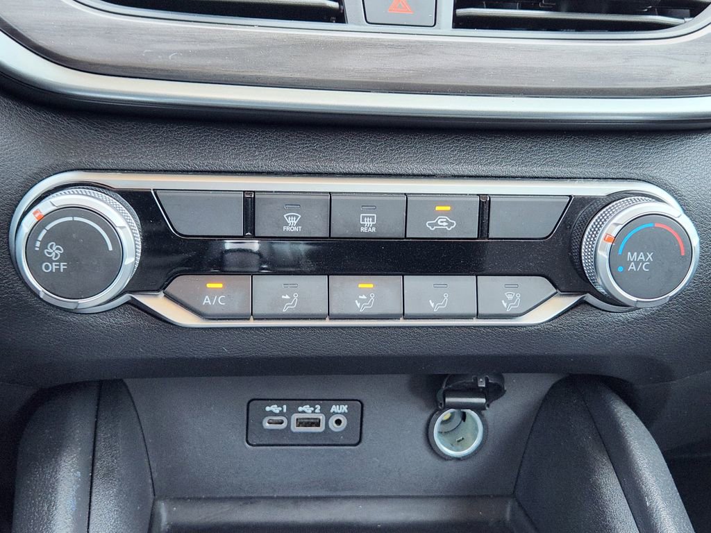 Used 2025 Nissan Altima 2.5 SV FWD image 19