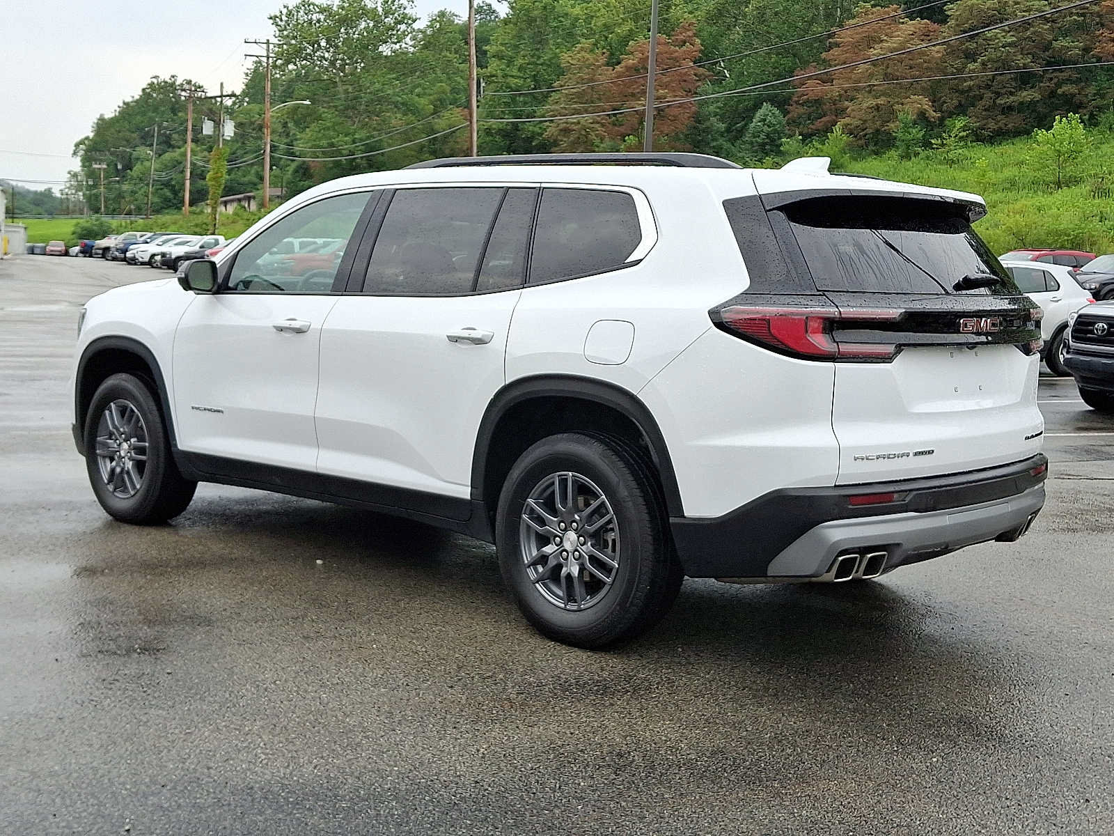 Used 2025 GMC Acadia Elevation AWD/4WD image 4